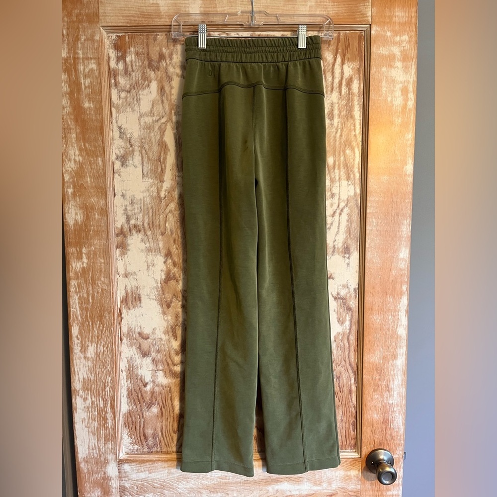 Lululemon Softstreme High-Rise Pant *Regular
Army Green - 0 - Picture 5 of 7